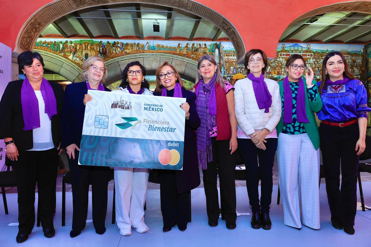 Encabeza gobernadora entrega de créditos solidarios de 'Inclusión Financiera para las Mujeres, una cuestión de igualdad'